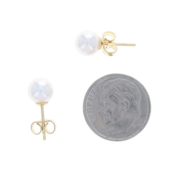 Mikimoto Akoya Pearl Stud Earrings - Yellow Gold 18k - Picture 4 of 5